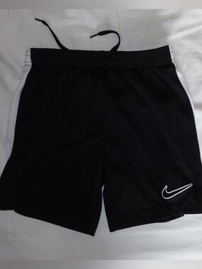 Nike 
Girls XS
Soccer shorts